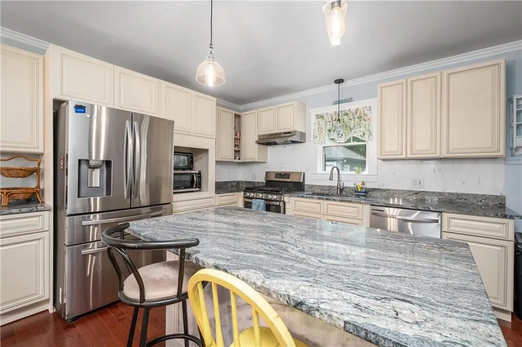 60 White Parkway North Smithfield RI 02896