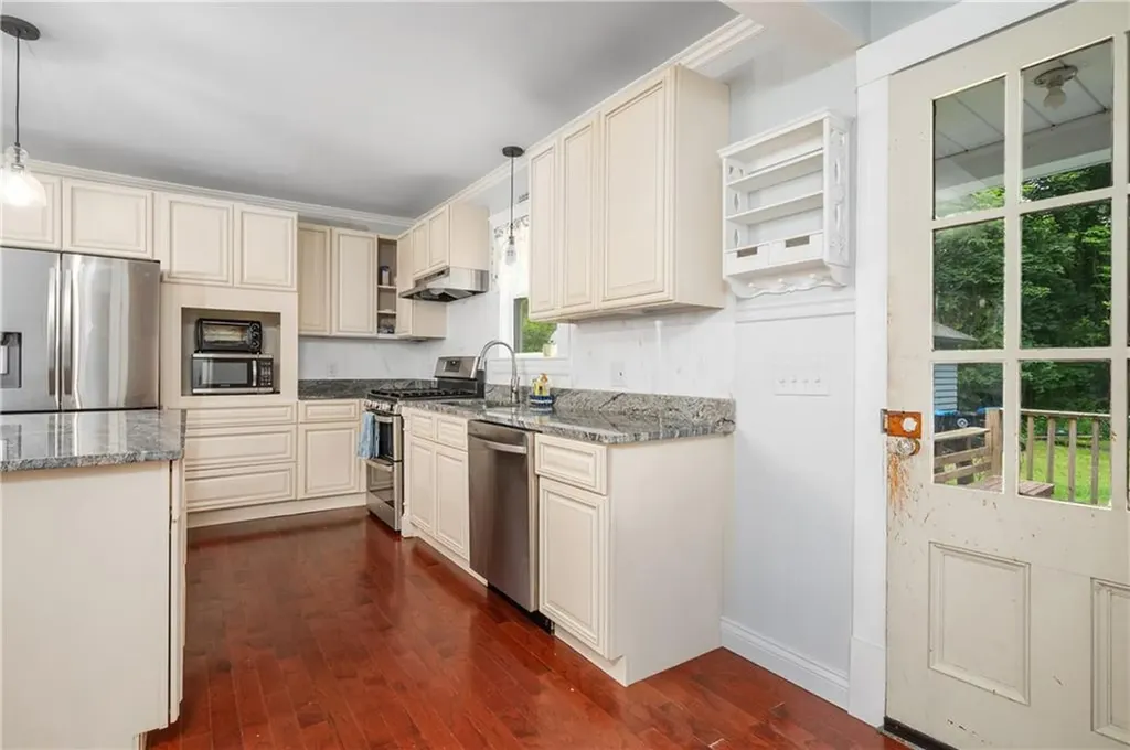 60 White Parkway North Smithfield RI 02896