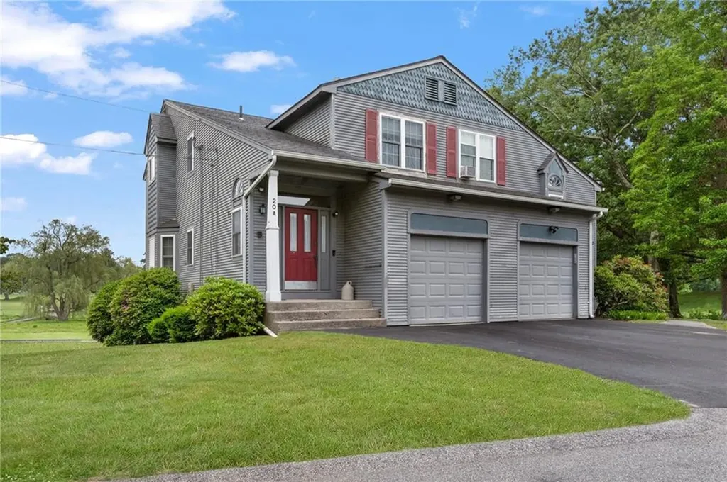 20 Pond Court North Providence RI 02904