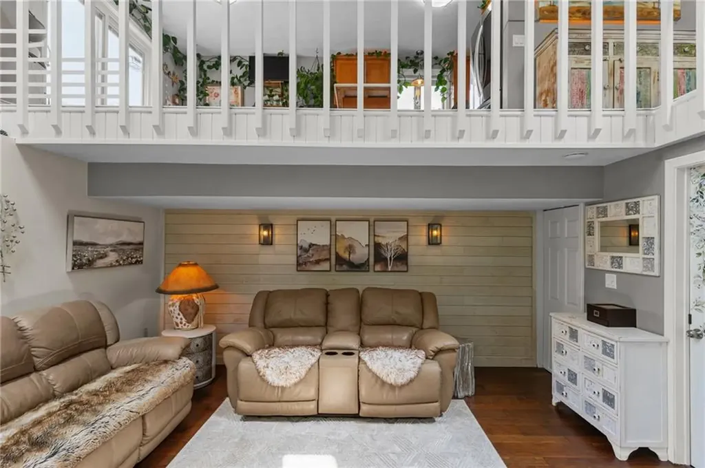 68 Everglade Avenue Warwick RI 02886