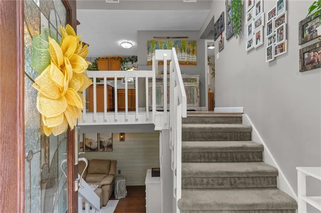 68 Everglade Avenue Warwick RI 02886