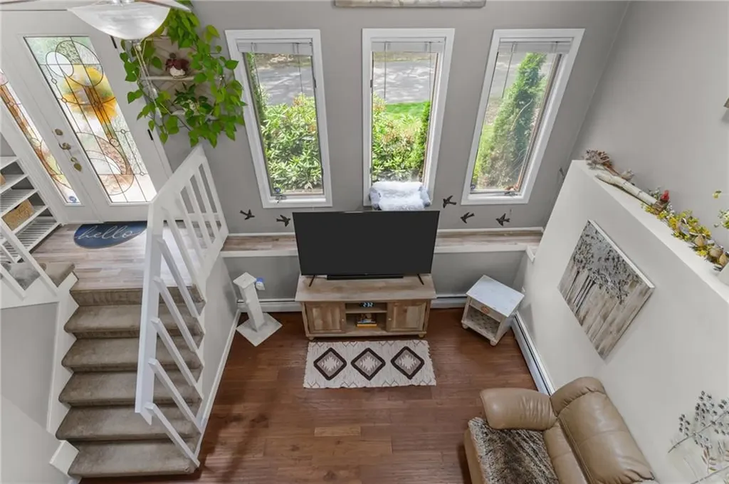 68 Everglade Avenue Warwick RI 02886