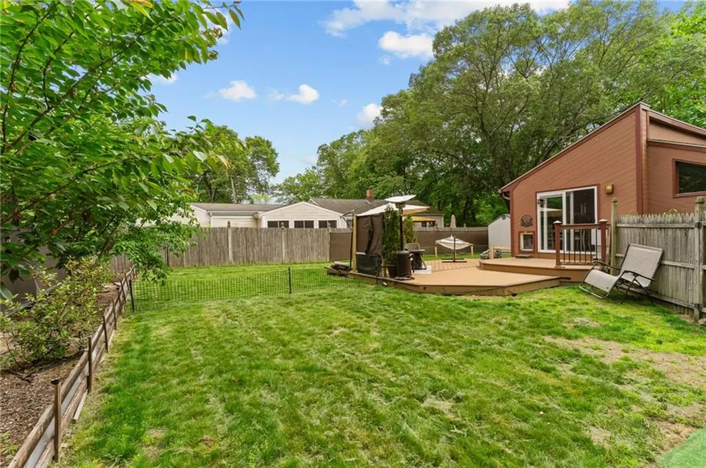 68 Everglade Avenue Warwick RI 02886