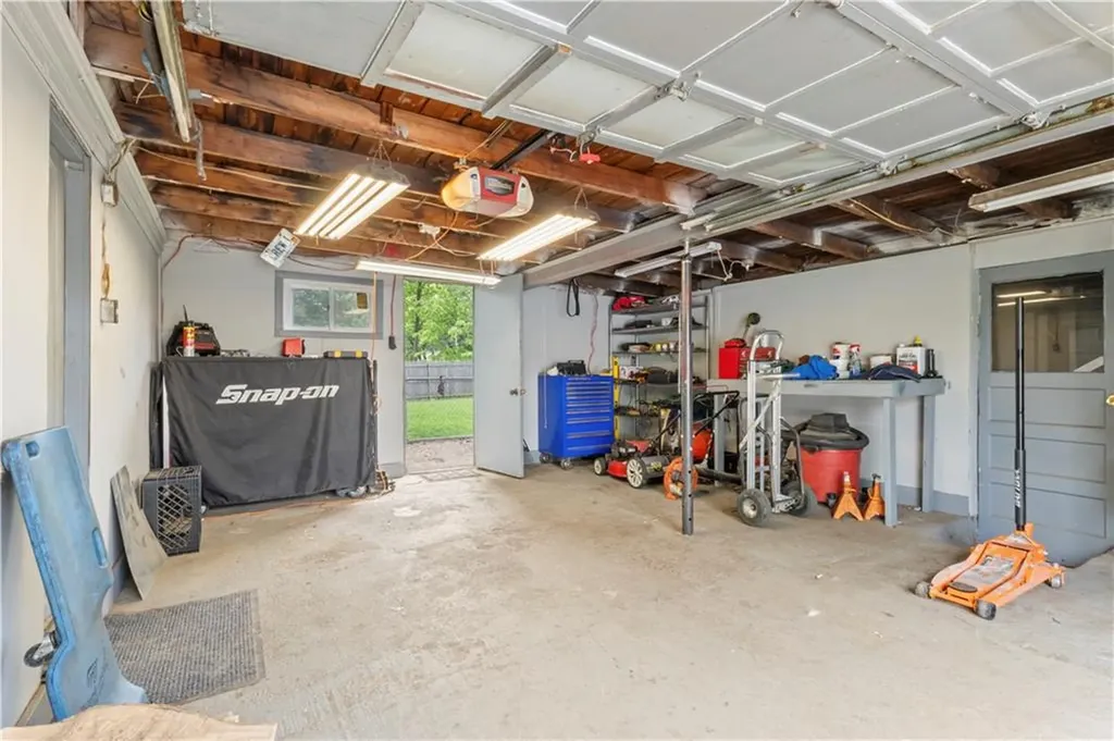 132 West Street West Warwick RI 02893