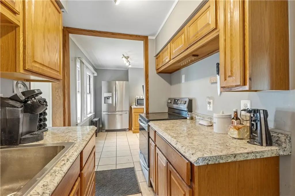 132 West Street West Warwick RI 02893