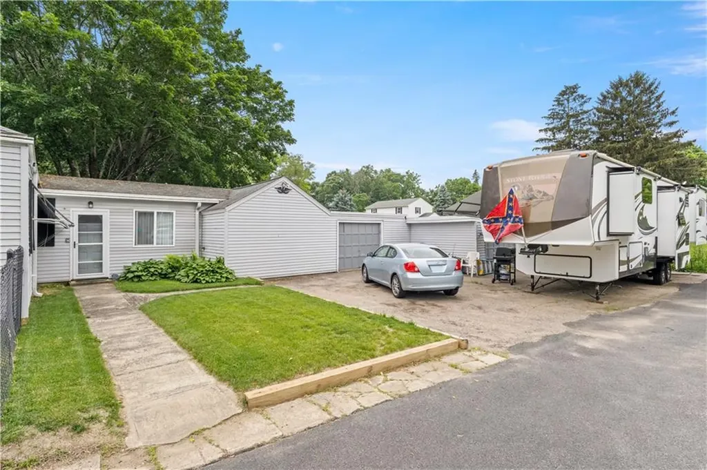 132 West Street West Warwick RI 02893