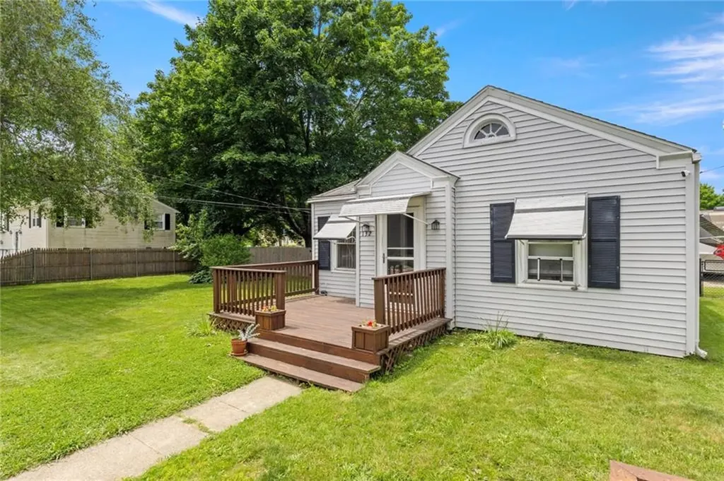 132 West Street West Warwick RI 02893