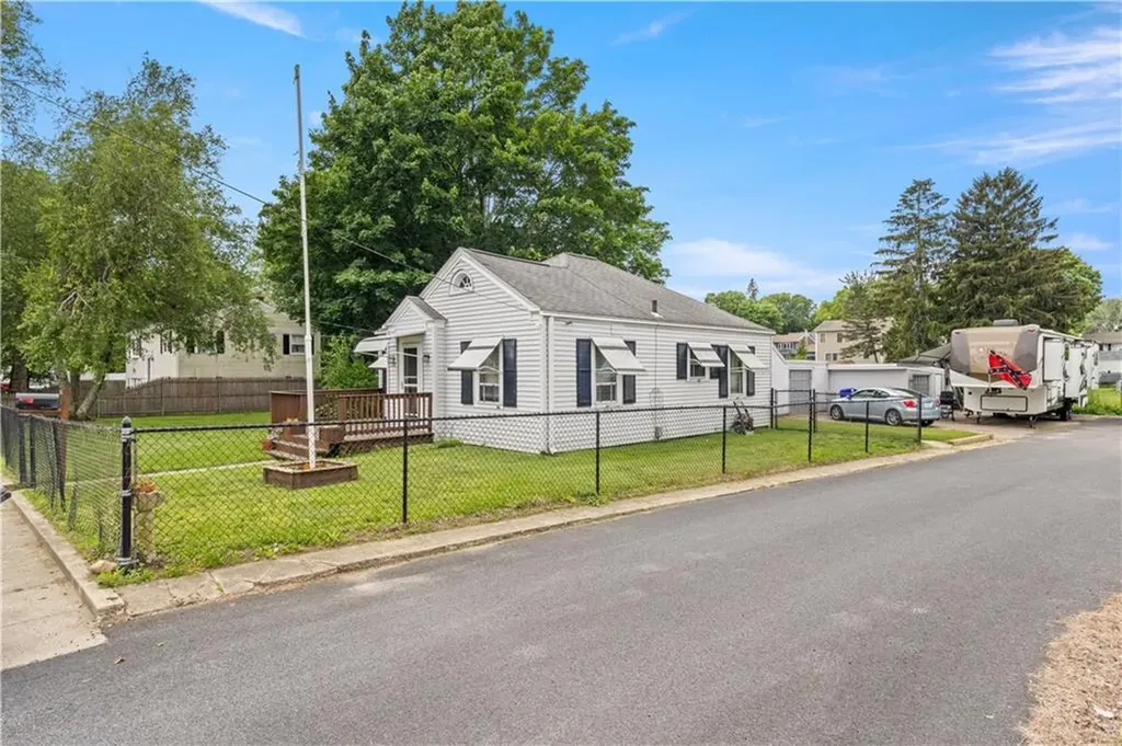 132 West Street West Warwick RI 02893