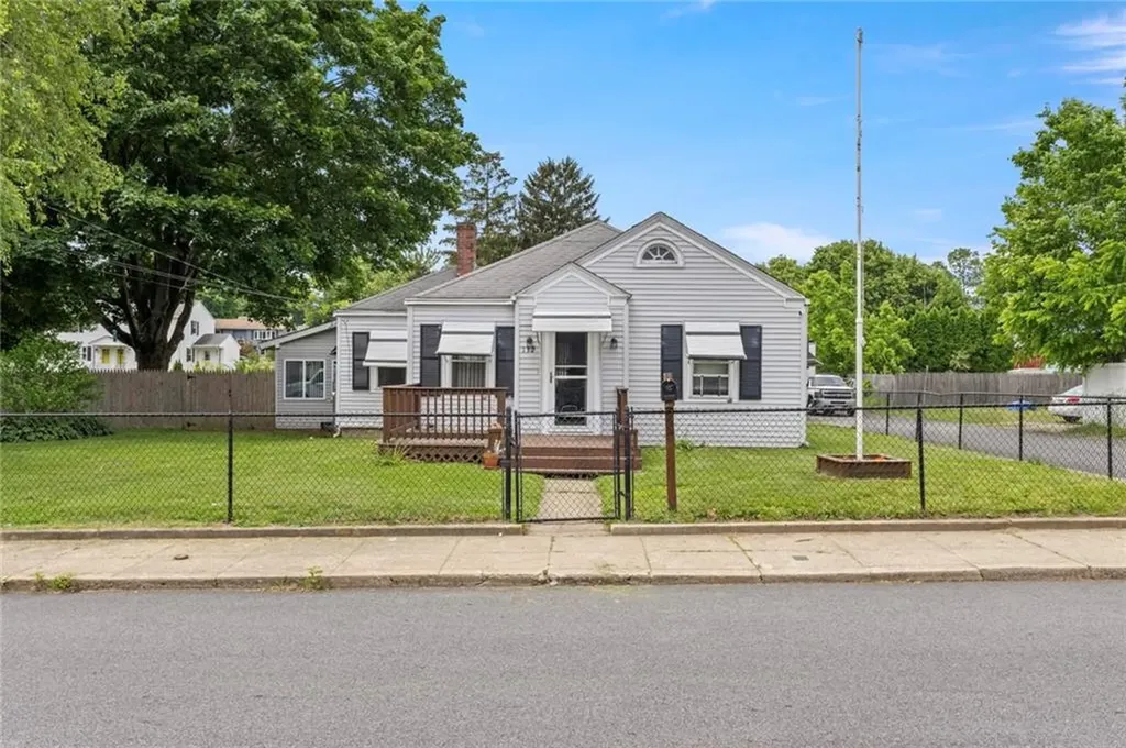 132 West Street West Warwick RI 02893