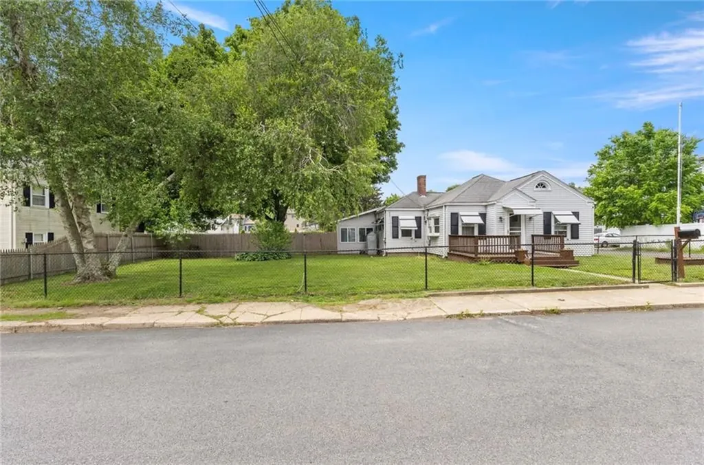 132 West Street West Warwick RI 02893