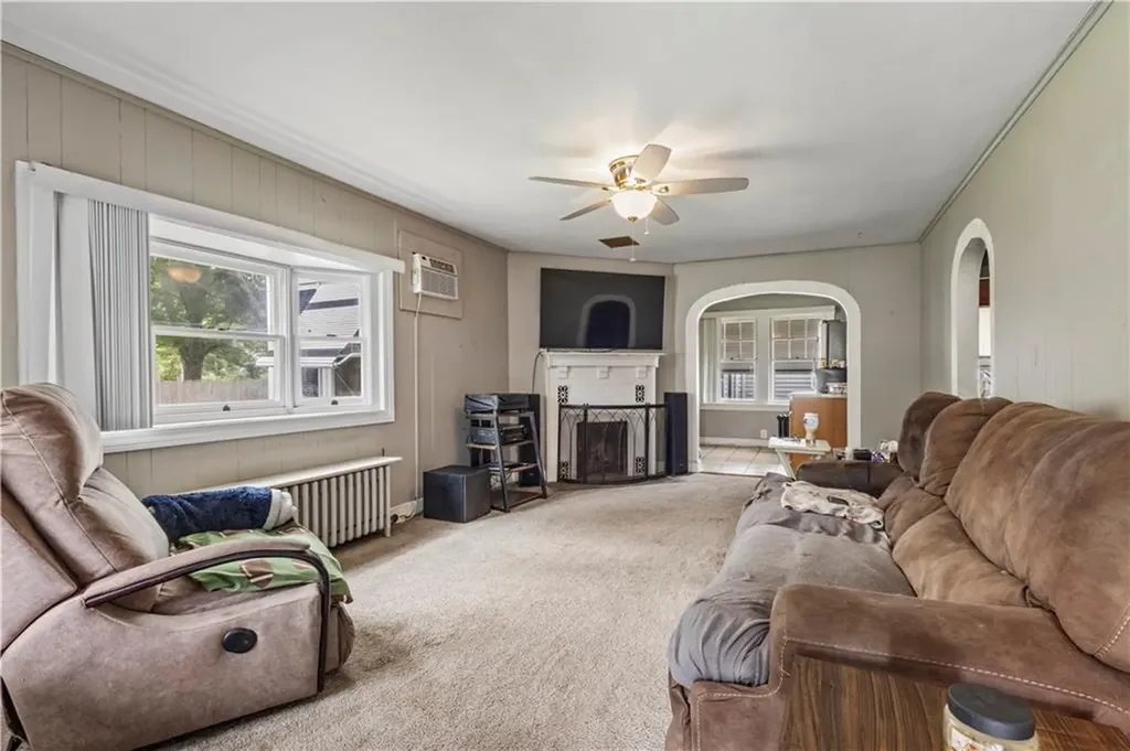 132 West Street West Warwick RI 02893