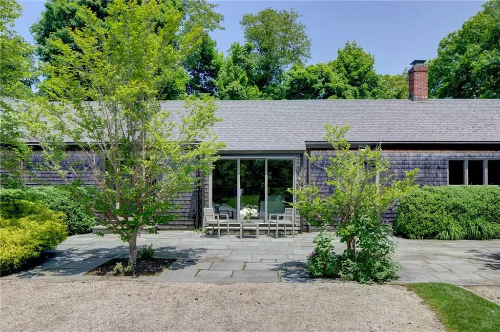 4 Alpond Drive Newport RI 02840