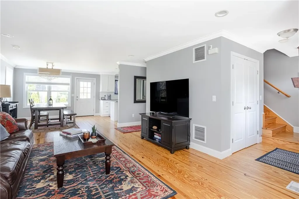 52 Bedlow Avenue Newport RI 02840