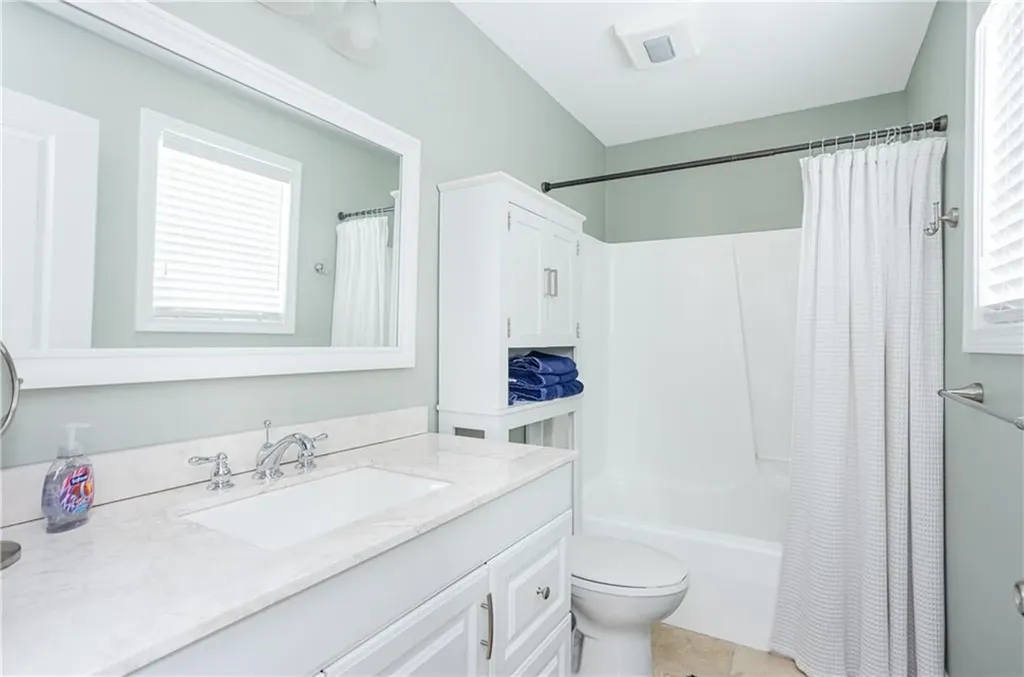 52 Bedlow Avenue Newport RI 02840