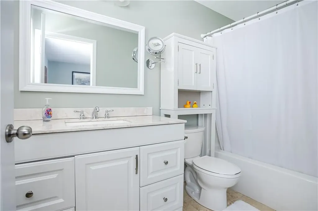 52 Bedlow Avenue Newport RI 02840