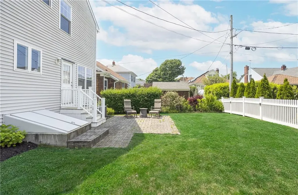52 Bedlow Avenue Newport RI 02840