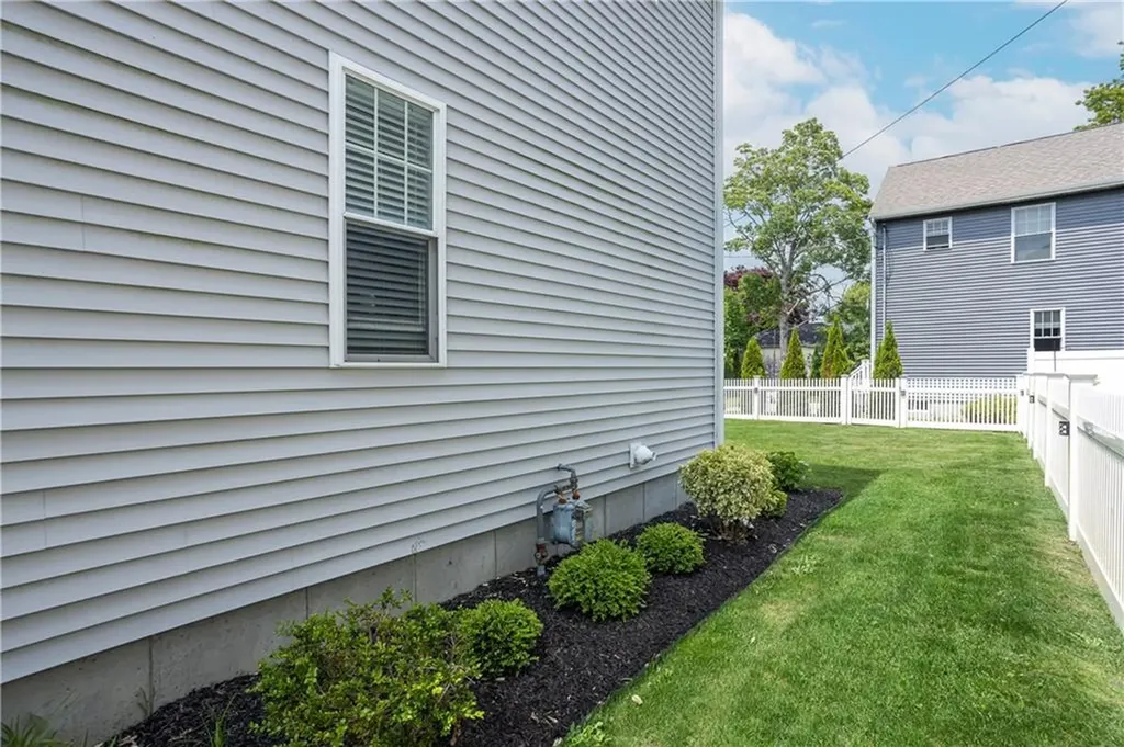 52 Bedlow Avenue Newport RI 02840