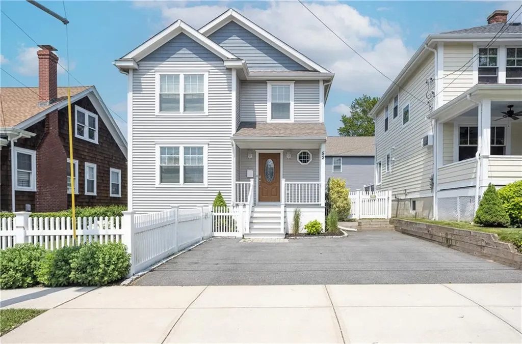 52 Bedlow Avenue Newport RI 02840