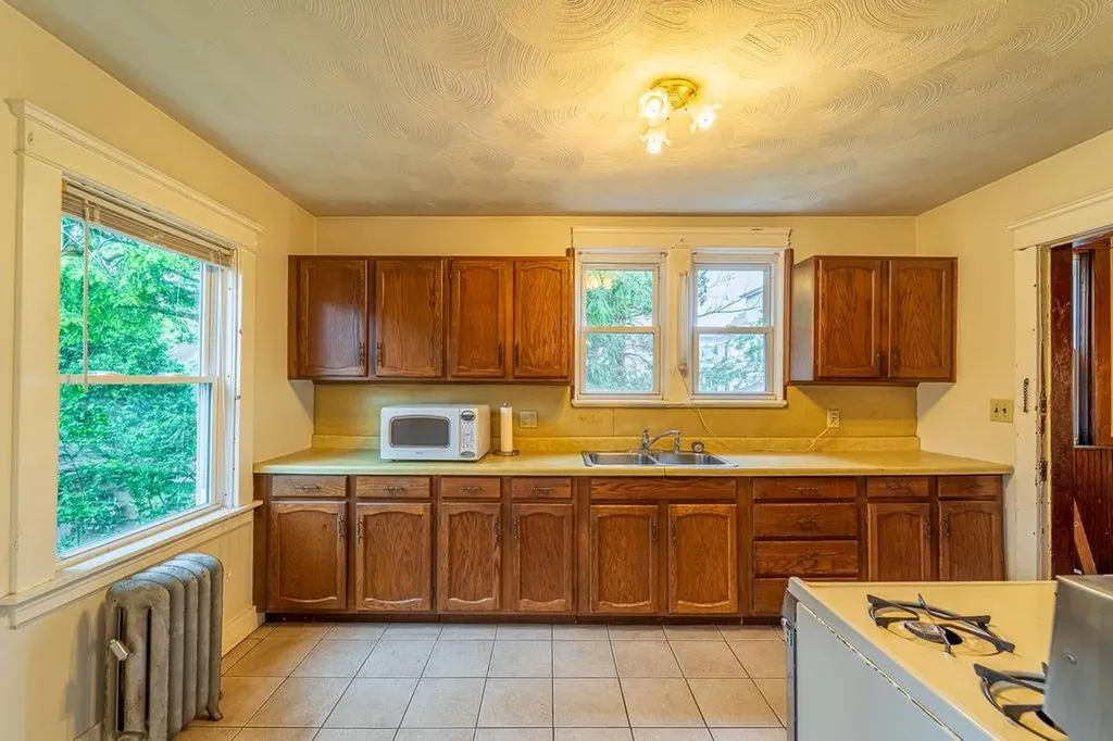 17 19 Methyl Street Providence RI 02906