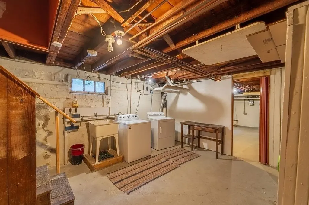 17 19 Methyl Street Providence RI 02906