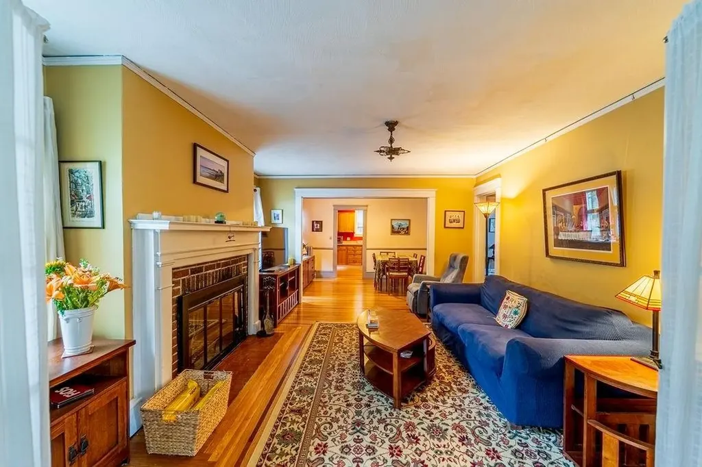17 19 Methyl Street Providence RI 02906