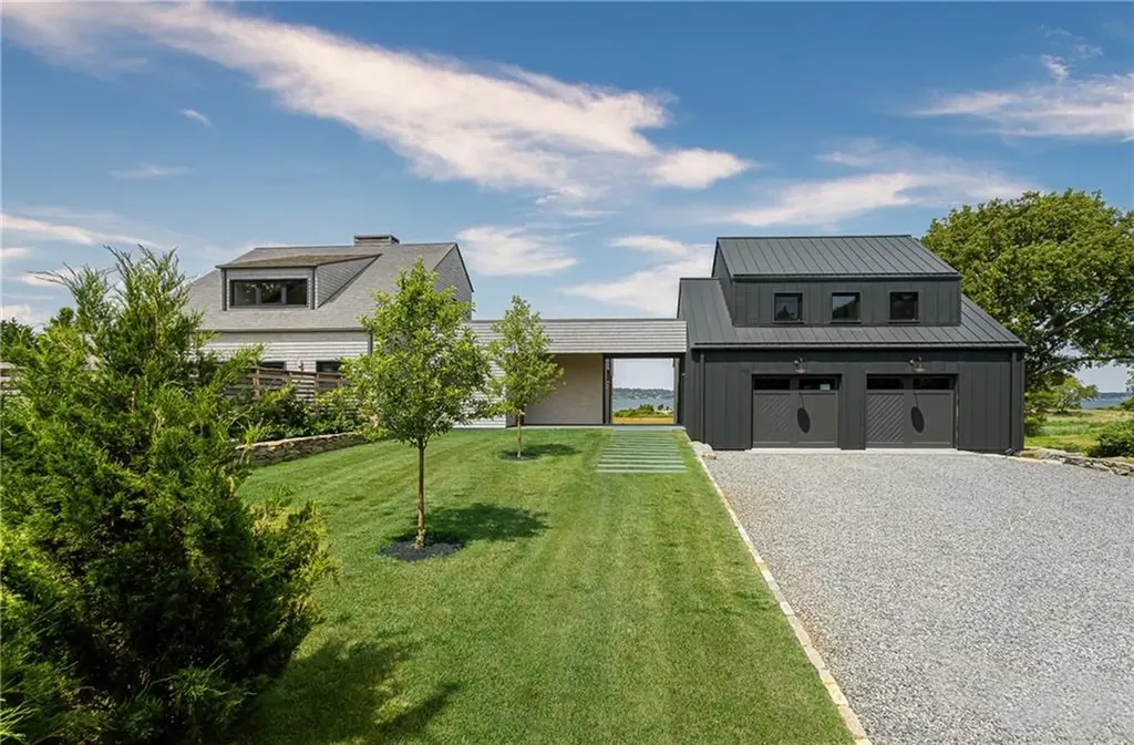 451 Seapowet Avenue Tiverton RI 02878