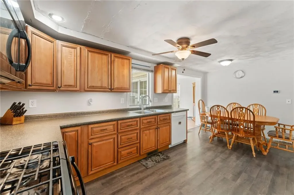 49 Cottage Grove Avenue Warwick RI 02889