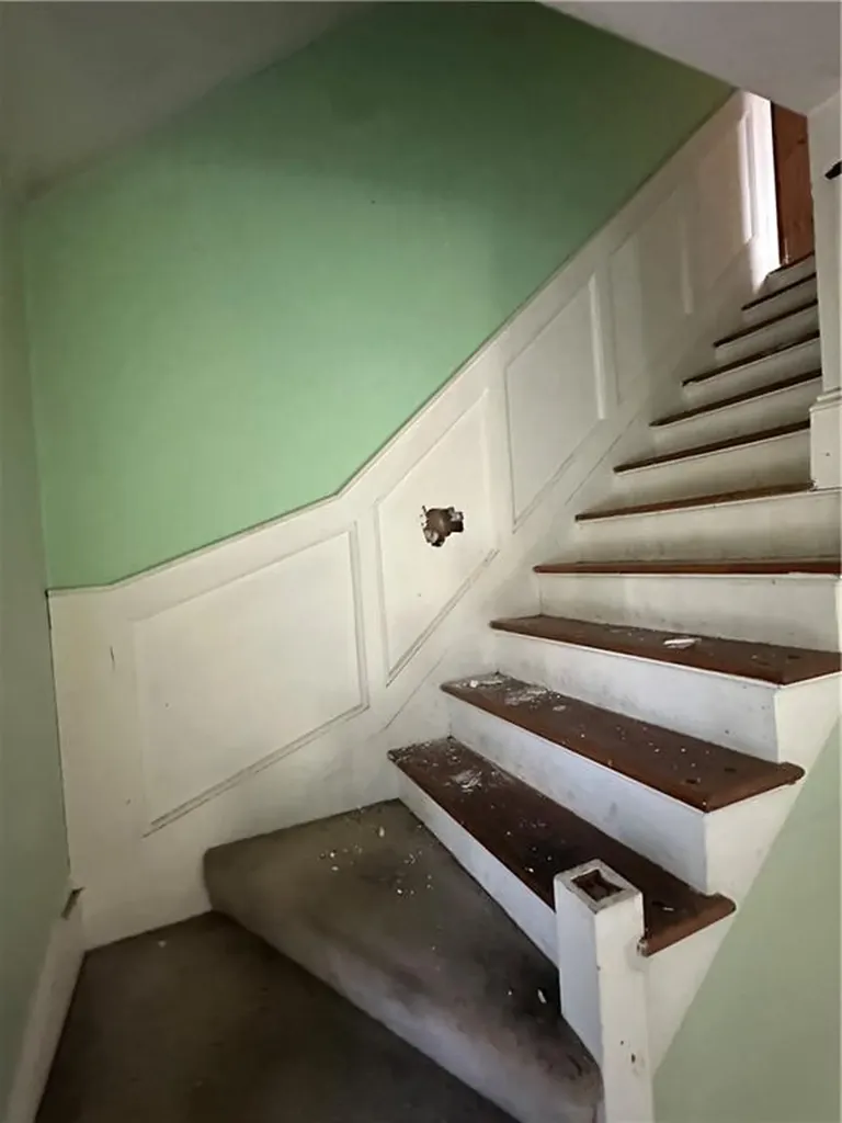 435 Auburn Street Cranston RI 02910