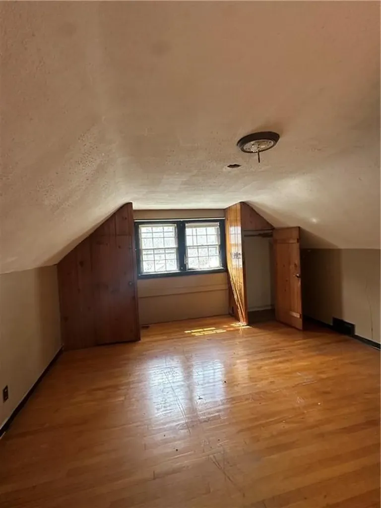 435 Auburn Street Cranston RI 02910