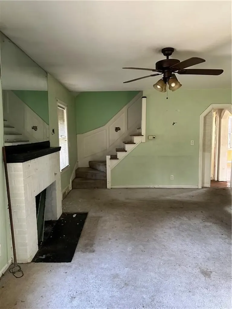 435 Auburn Street Cranston RI 02910