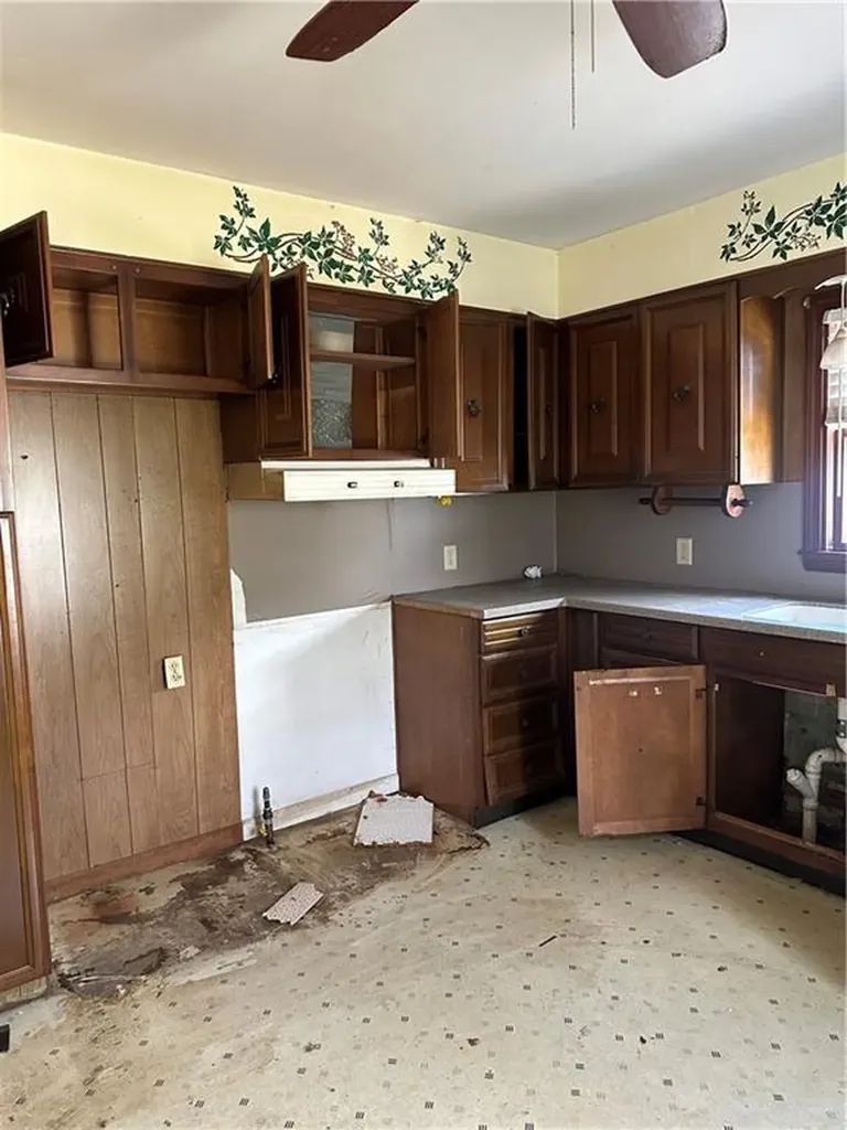 435 Auburn Street Cranston RI 02910