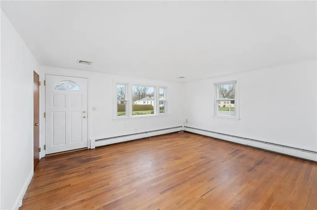 90 Waycross Drive Warwick RI 02888