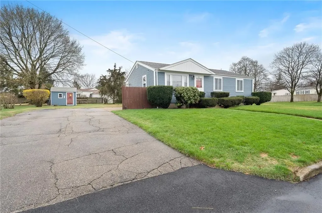 90 Waycross Drive Warwick RI 02888
