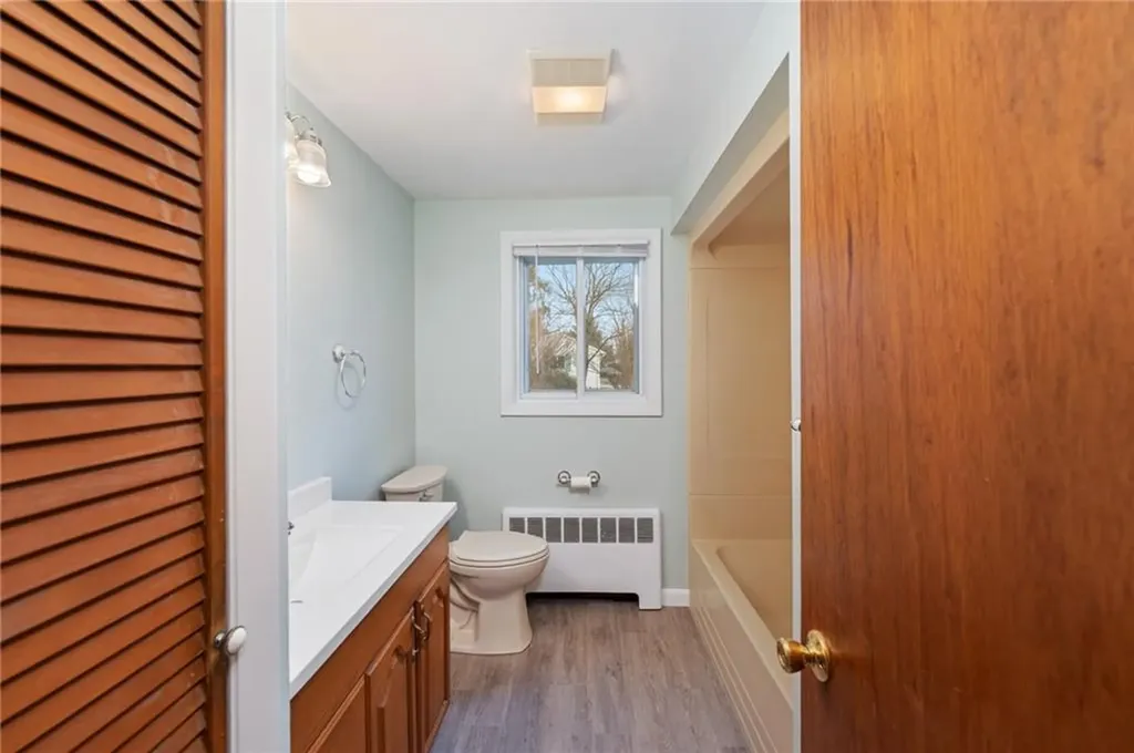 90 Waycross Drive Warwick RI 02888