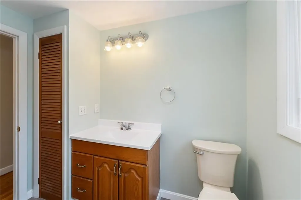 90 Waycross Drive Warwick RI 02888