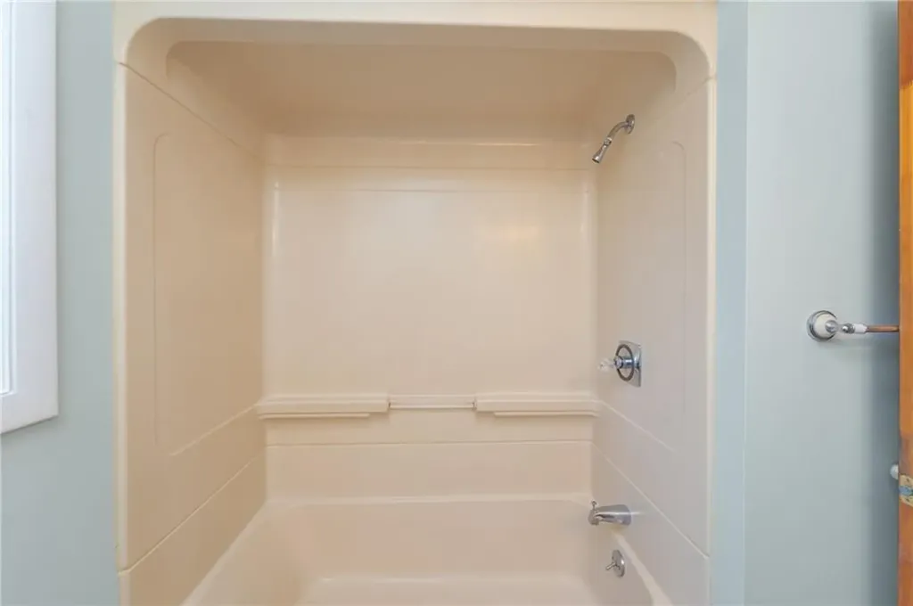 90 Waycross Drive Warwick RI 02888