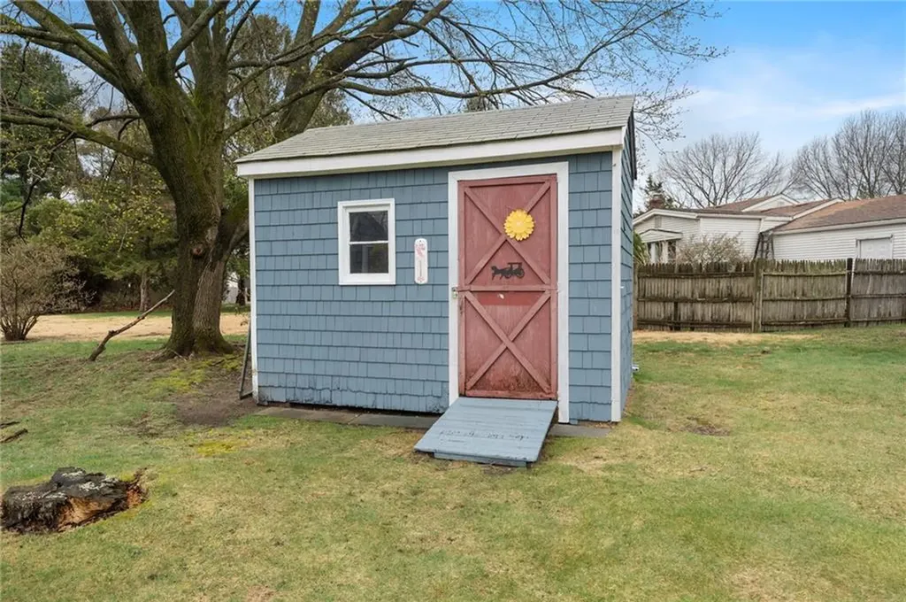 90 Waycross Drive Warwick RI 02888