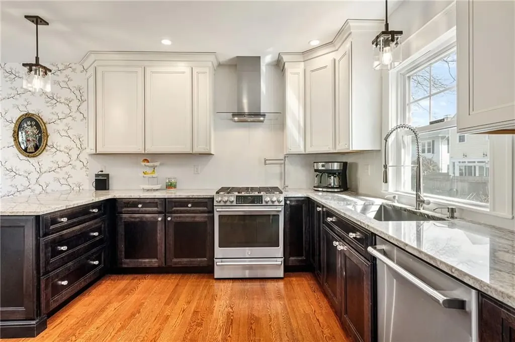 15 Rosewood Avenue Cranston RI 02905