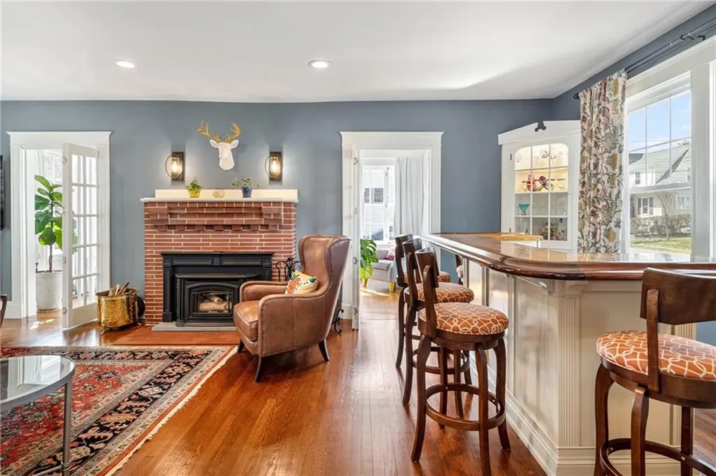 15 Rosewood Avenue Cranston RI 02905