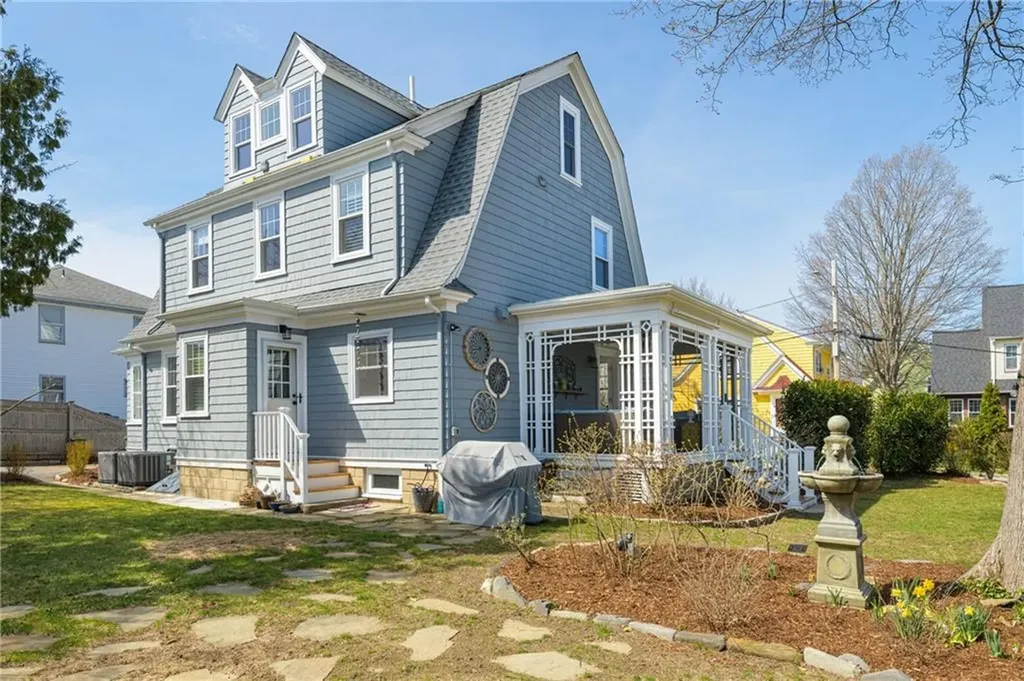 15 Rosewood Avenue Cranston RI 02905