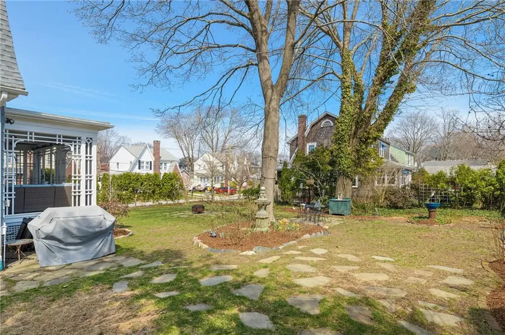 15 Rosewood Avenue Cranston RI 02905