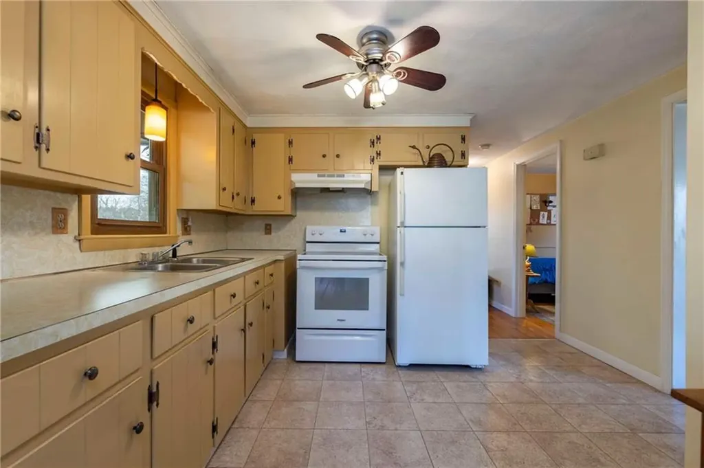 489 Maple Valley Road Coventry RI 02816
