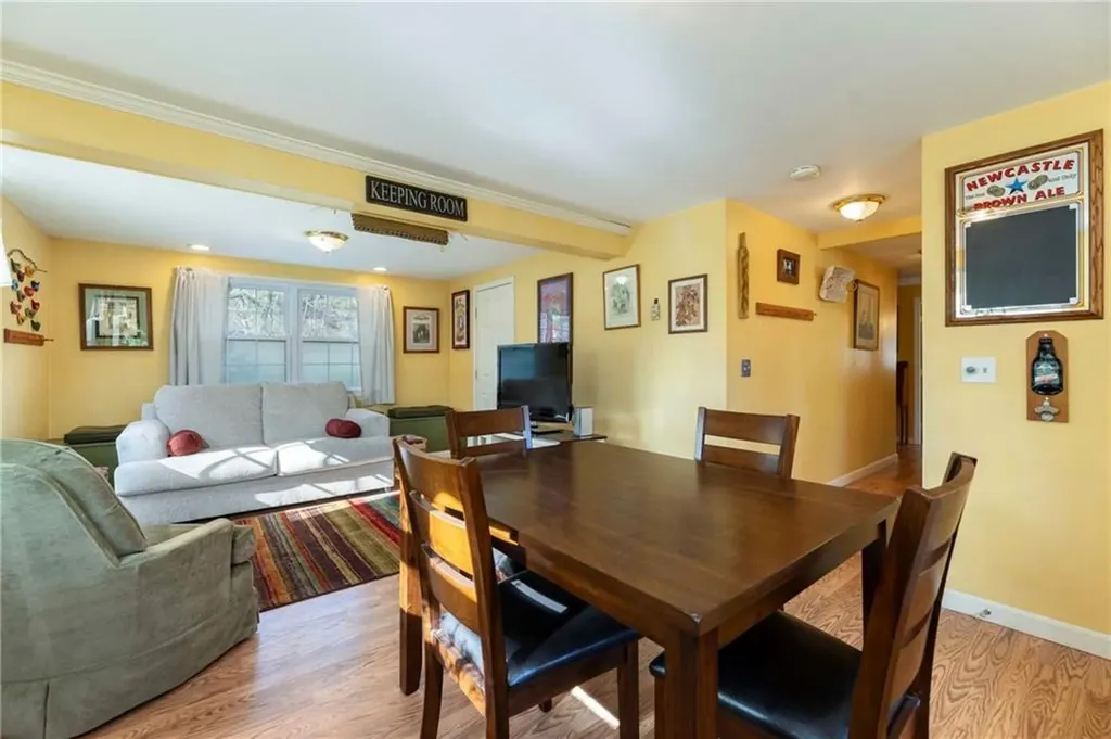 489 Maple Valley Road Coventry RI 02816