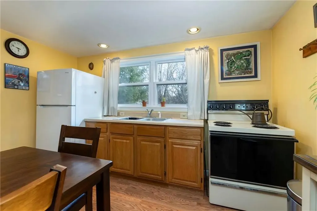 489 Maple Valley Road Coventry RI 02816