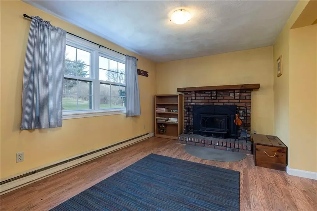 489 Maple Valley Road Coventry RI 02816