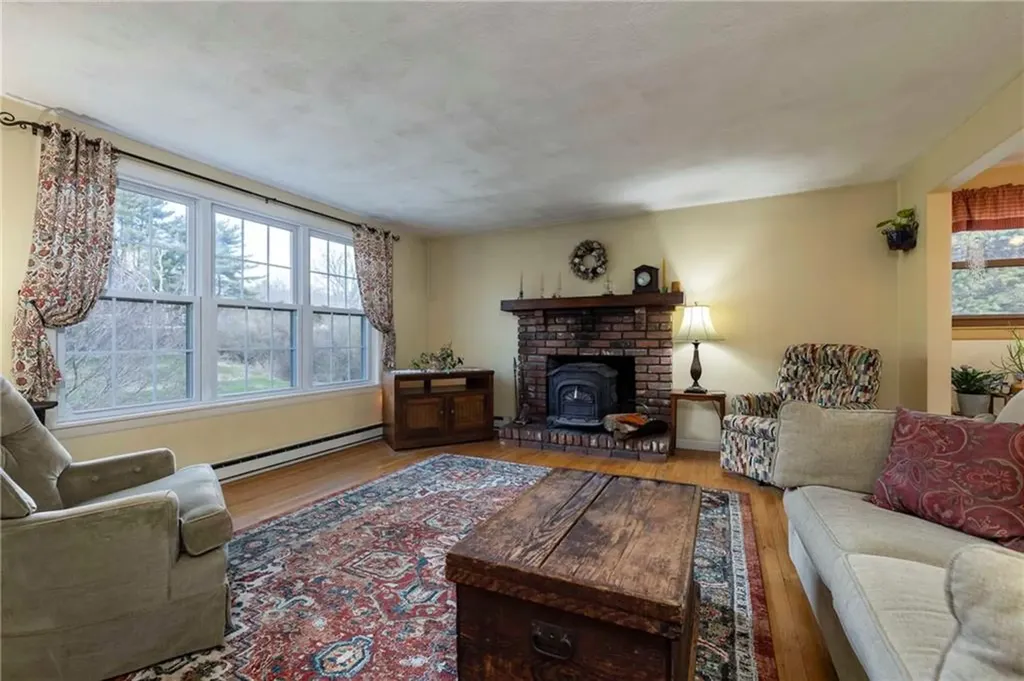 489 Maple Valley Road Coventry RI 02816