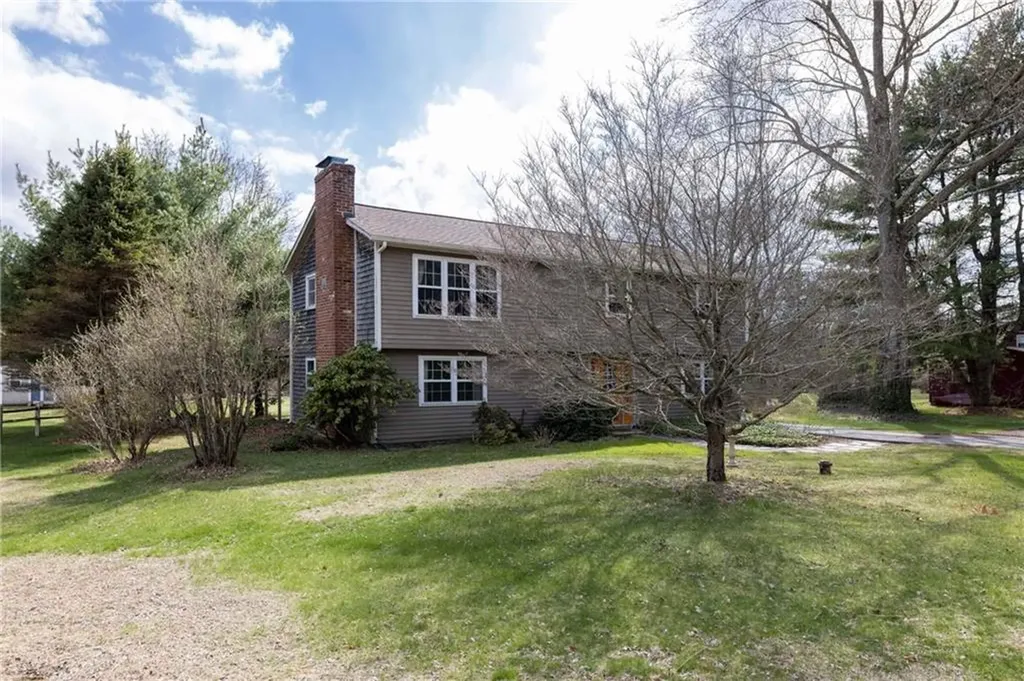 489 Maple Valley Road Coventry RI 02816