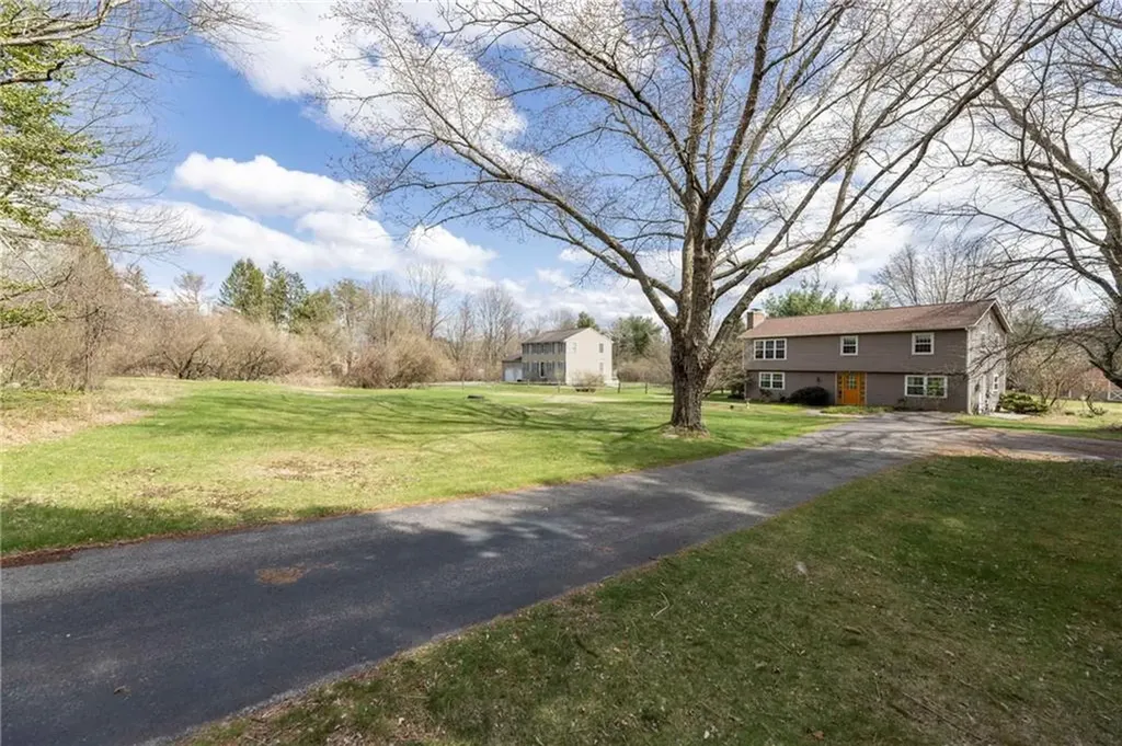 489 Maple Valley Road Coventry RI 02816