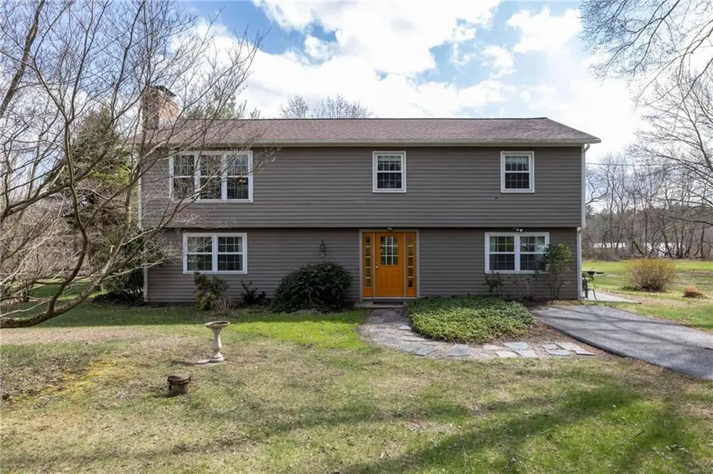 489 Maple Valley Road Coventry RI 02816