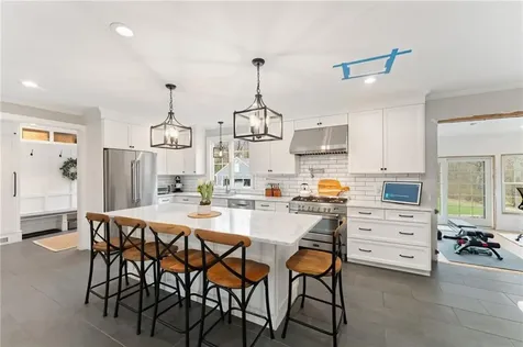 6 Knowlton Court Bristol RI 02809